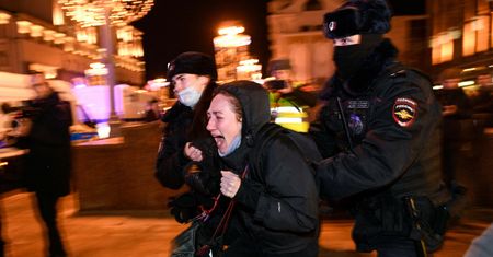 Antywojenne protesty w Moskwie. Ponad 160 osób zatrzymanych