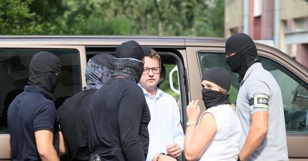 Jest kolejne wezwanie z prokuratury. Romanowski ma wrócić do kraju