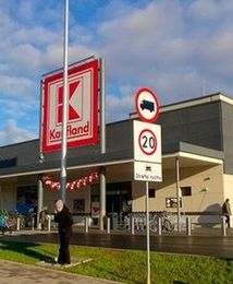 Kaufland podnosi płace. Kolejna sieć walczy o pracowników