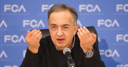 Prezes Fiata: trzeba się przyzwyczaić do tweetującego Trumpa