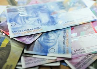 Kredyty we frankach szwajcarskich. UOKiK wszczyna postępowania przeciwko dwóm dużym bankom