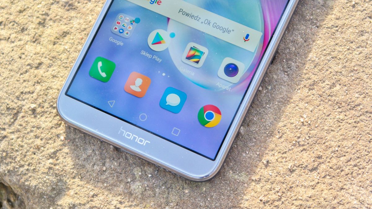 Honor 9 Lite - pierwsze wrażenia. Kosztuje mniej niż 1000 zł, a pod wieloma względami ociera się o górną półkę 1