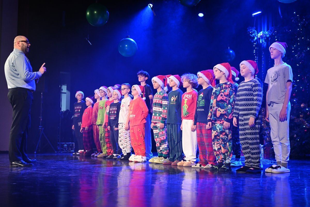 Bajkowe widowisko ze świętym Mikołajem w Miejskim Domu Kultury