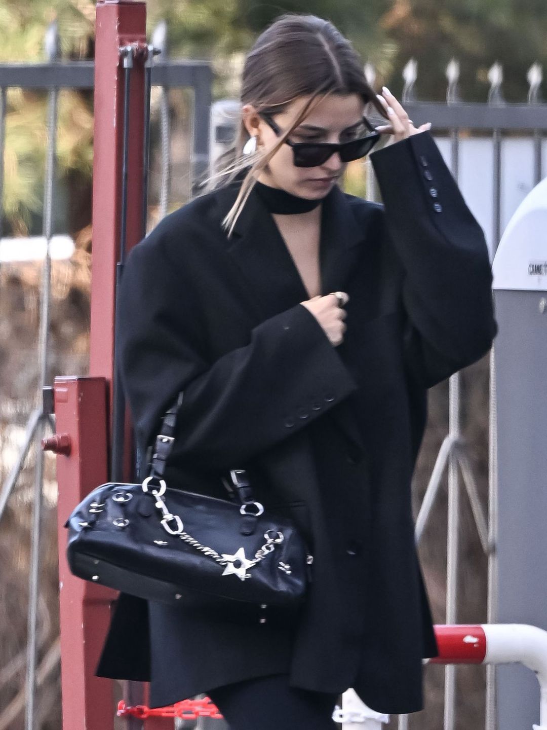 Julia Wieniawa z torebką Diora