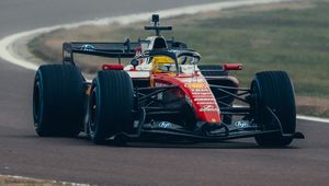 Hamilton w końcu poczuł ulgę? "Dumny z wszystkich" w Ferrari