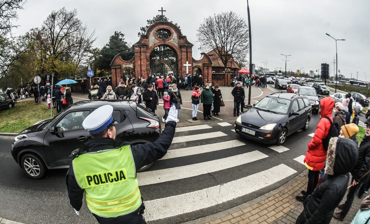 Bydgoszcz: Zmiany w organizacji ruchu na Wszystkich Świętych 2025
