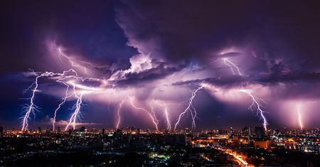 Dominują w jednym miejscu. Dlaczego jest tam więcej burz?