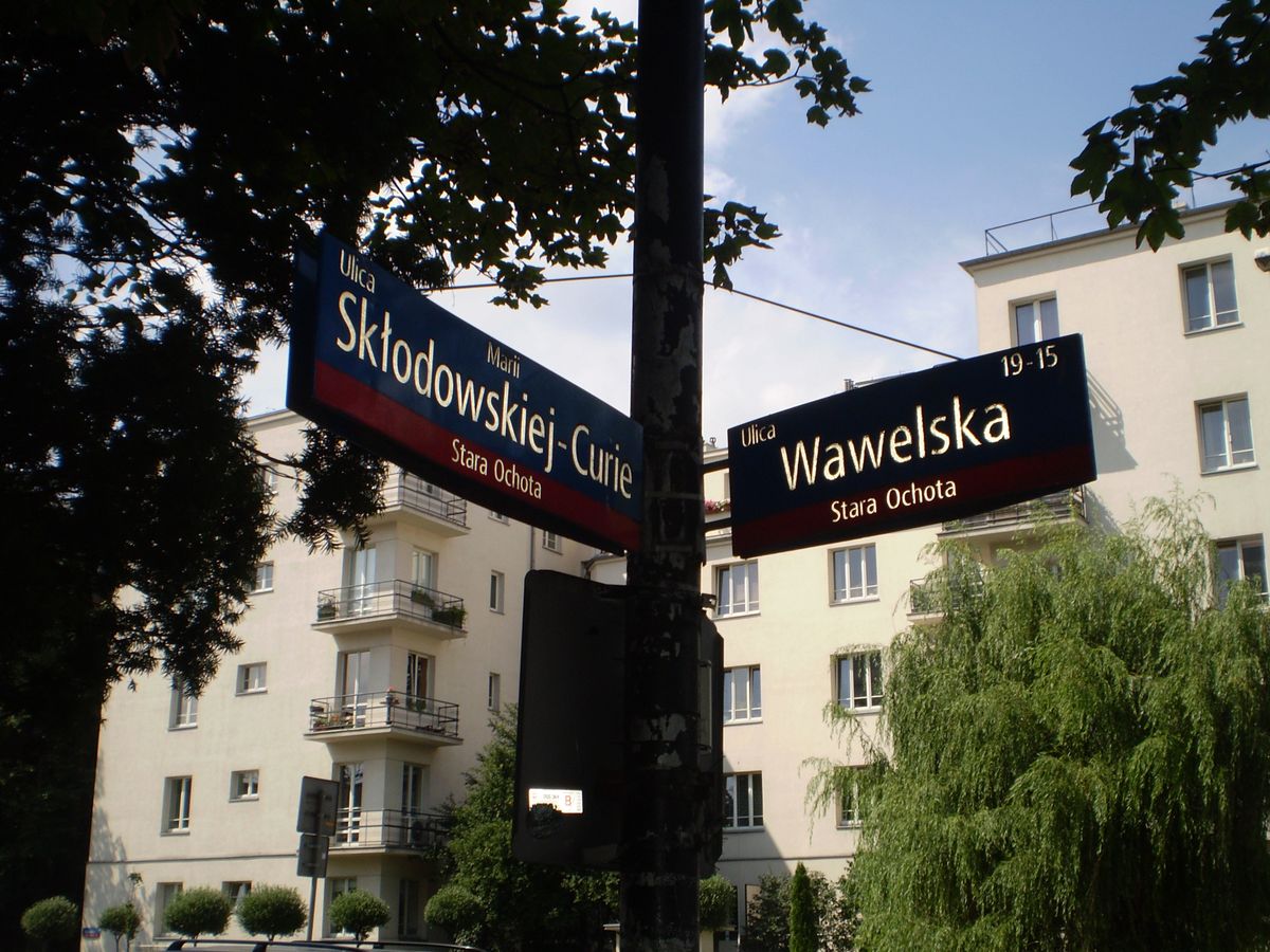 Warszawa. Maria Skłosowska-Curie to jedna z nielicznych kobiet docenionych w polskich miastach. Wiele ważnych postaci pozostaje w zapomnieniu