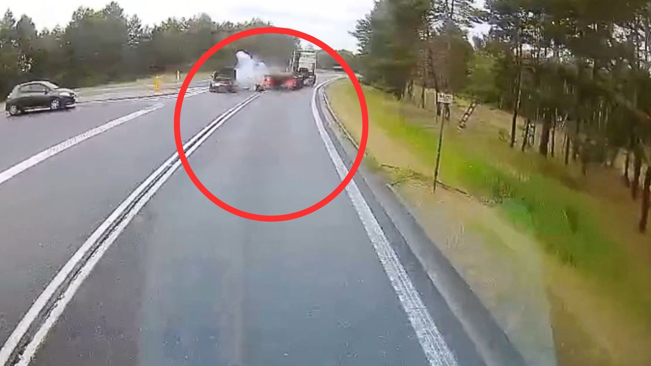 Wpadł w poślizg ciężarówką. Kierowca osobówki nie miał szans