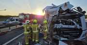 Poważny wypadek na S7 w Warszawie. Autobus z 26 osobami przewrócił się
