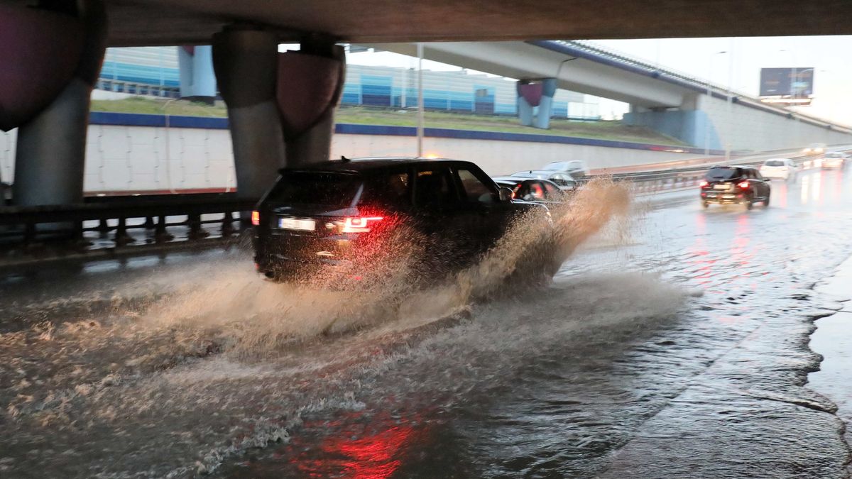 Wraz z burzami i ulewami powracają pytania o zabezpieczenie kraju przed powodziami 