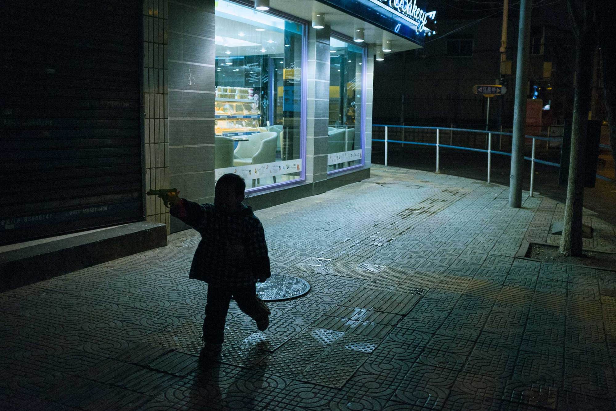 Tao Liu - fotograf amator z Chin, który stał się znany, dzięki humorystycznej fotografii ulicznej 27