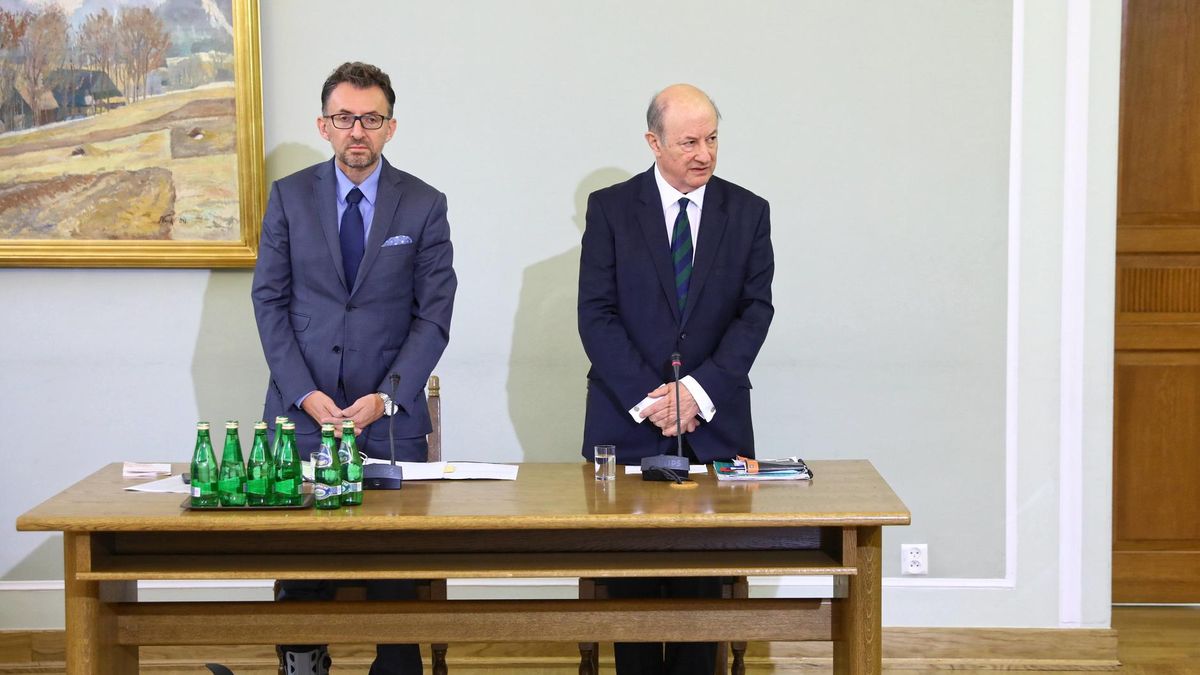 Lipiec 2018. Jan Vincent Rostowski i jego pełnomocnik prof. Marek Chmaj przed komisją śledczą ds. Amber Gold.