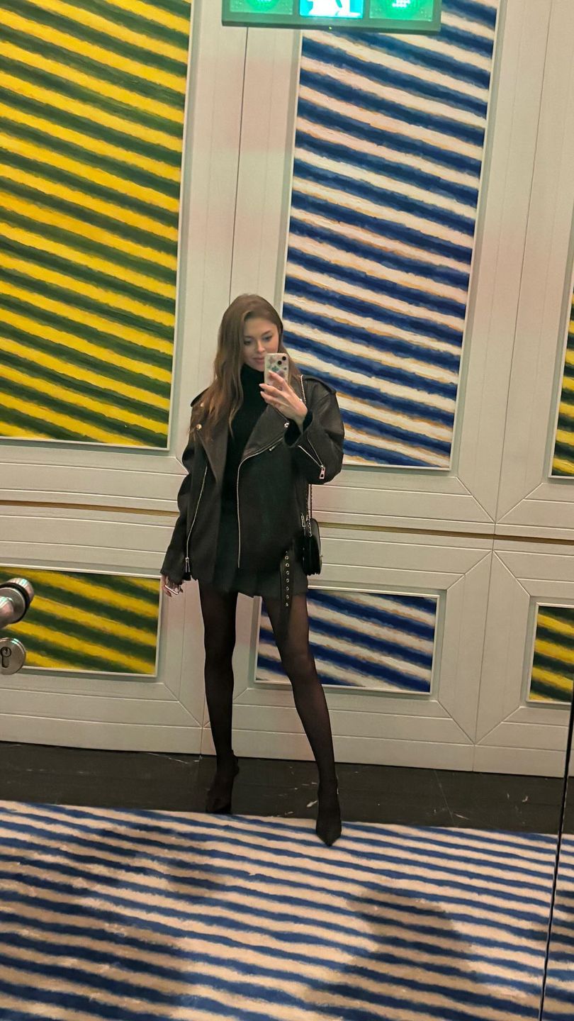 Joanna Opozda w czarnym total looku