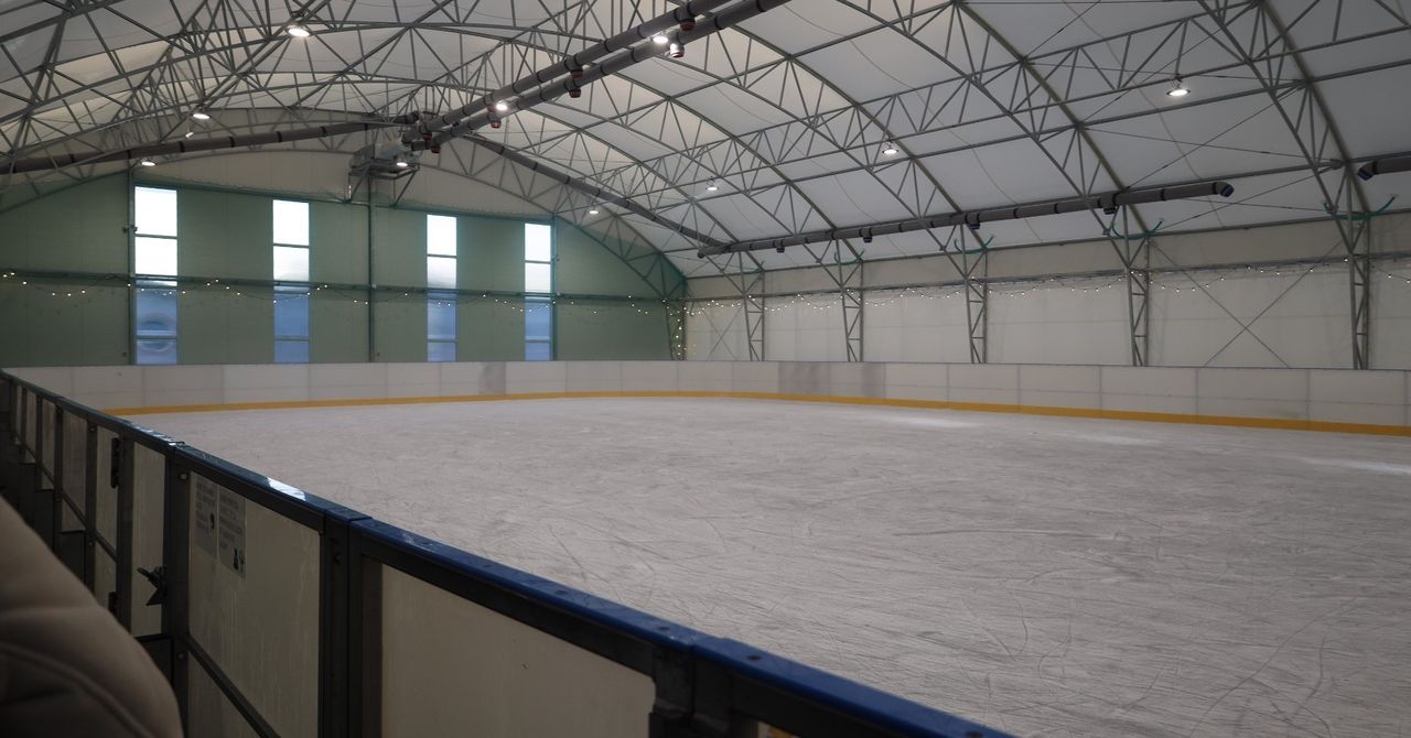 Szczecinek: W weekend na lodowisku pojeździmy za darmo. Czekają też vouchery dla "Mikołajów"