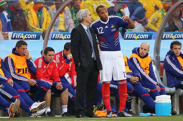 Raymond Domenech i Thierry Henry podczas MŚ w 2010 roku / Fot.  Clive Rose/Getty Images