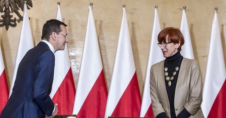 Bezrobocie nie przestaje błyskawicznie spadać. Dane Rafalskiej zaskoczyły Morawieckiego