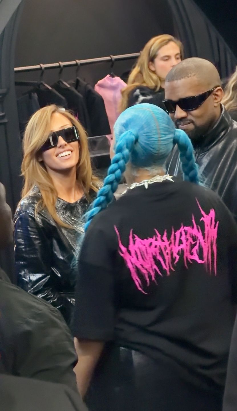 Kanye West i Bianca Censori wspierają North na evencie