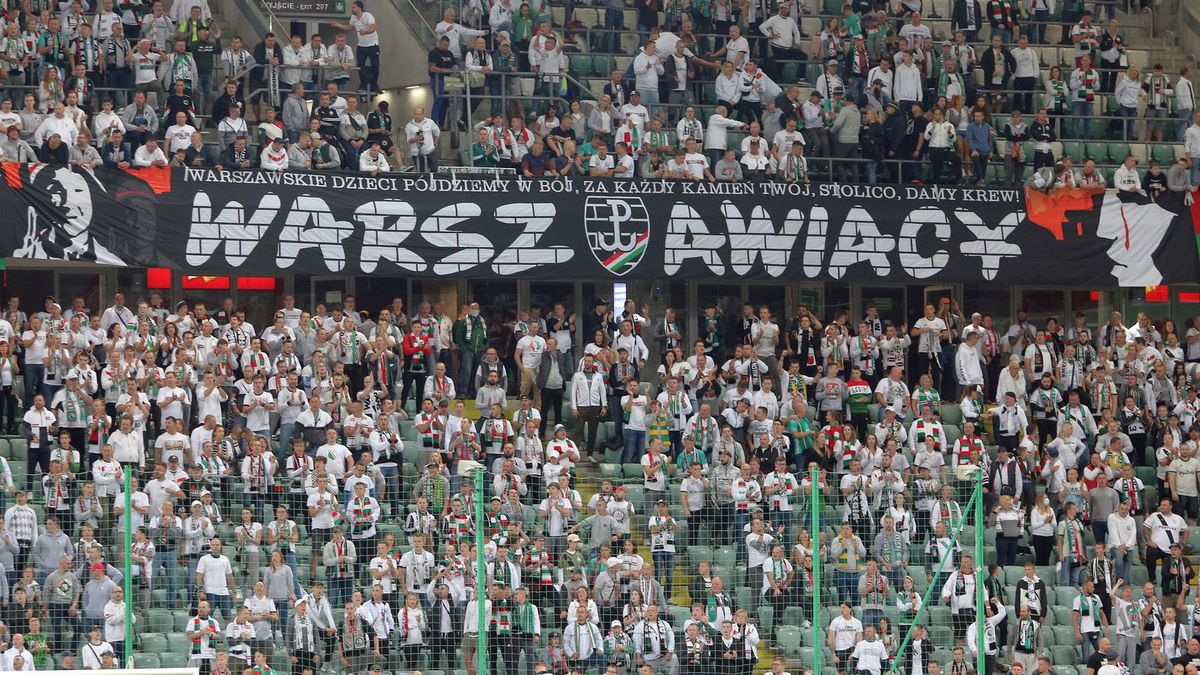 kibice na stadionie Legii Warszawa