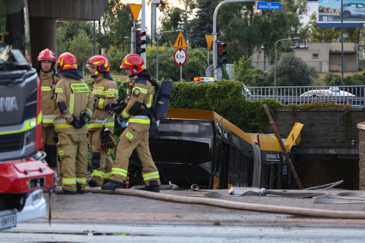 Wypadek autobusu w Warszawie. Pojazdy nie zostaną wycofane