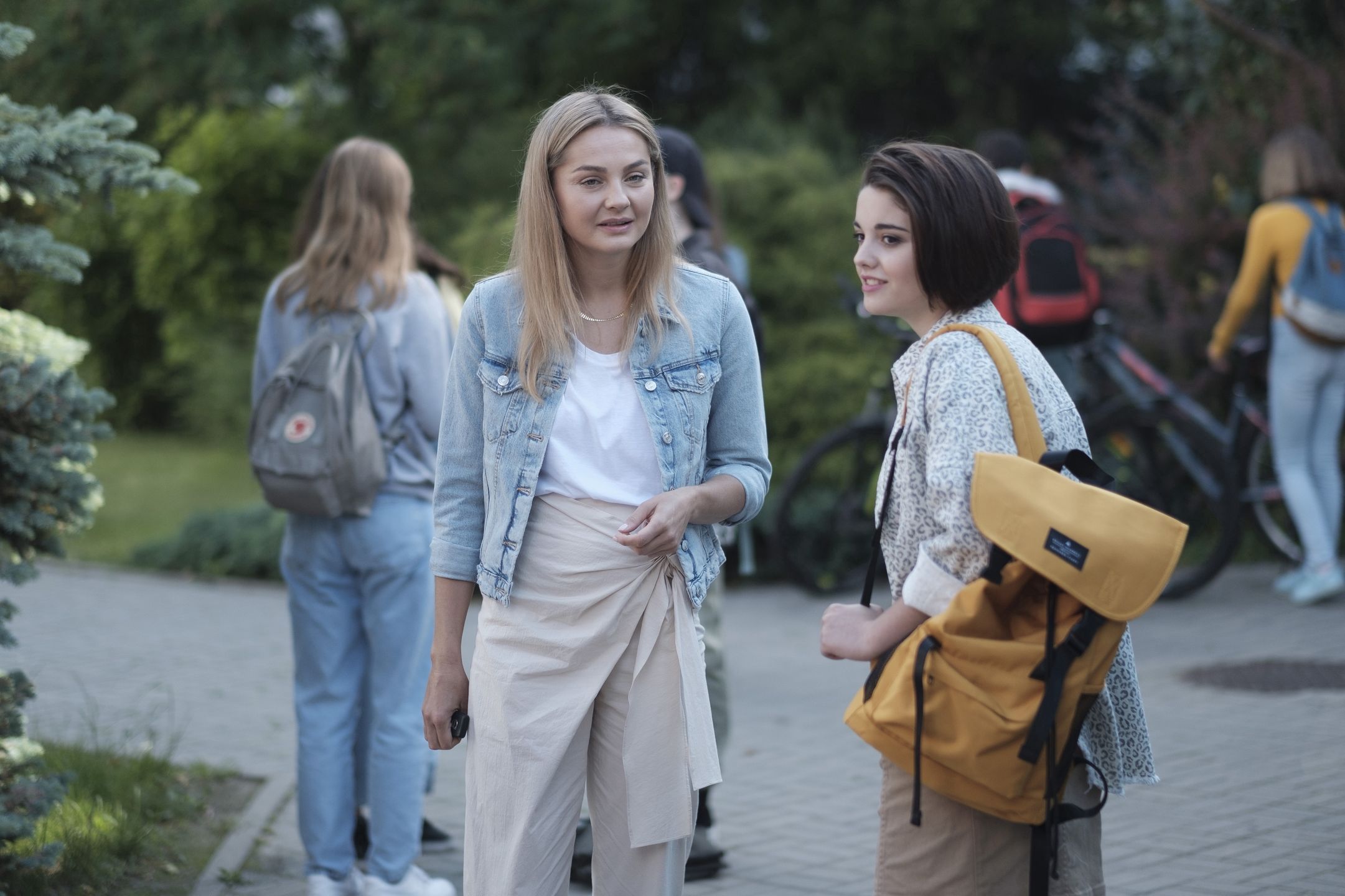 Alicja Wieniawa-Narkiewicz i Małgorzata Socha na planie "Przyjaciółek"