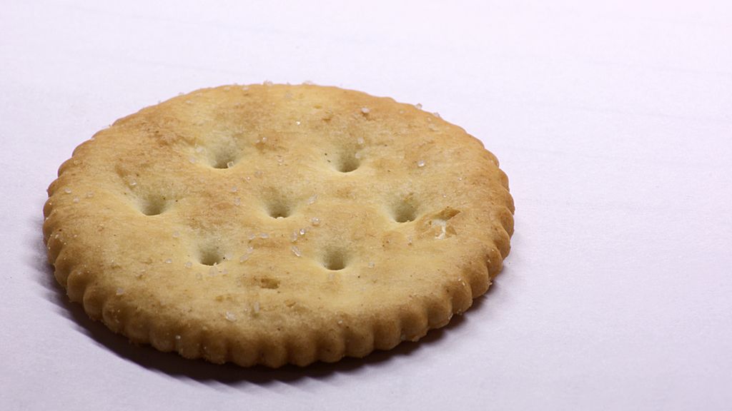 Krakersy pełnoziarniste o obniżonej zawartości tłuszczu