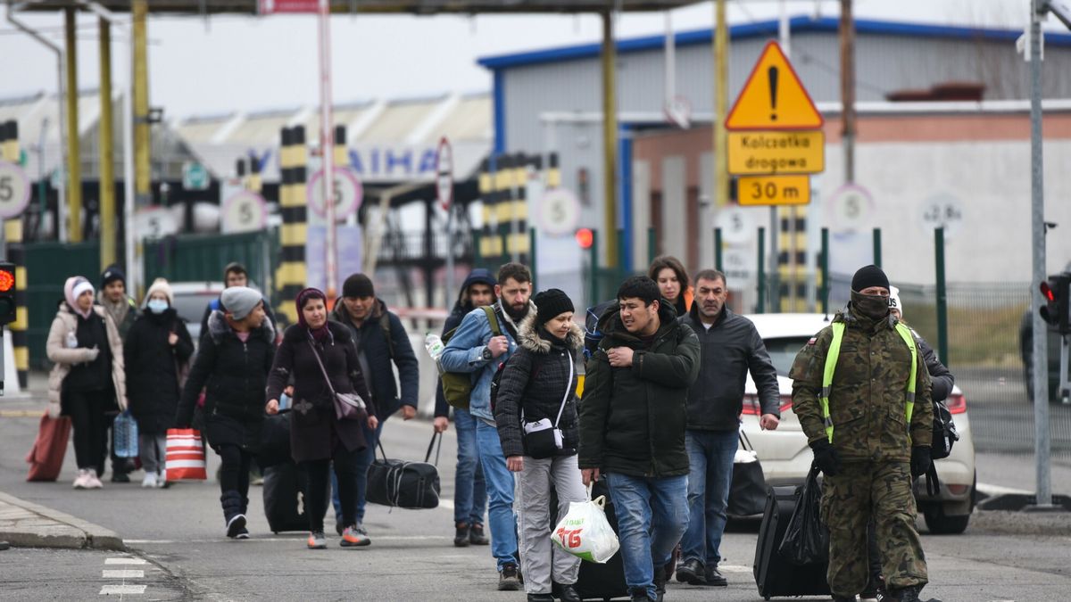 Sytuacja na przej?ciach granicznych polsko-ukrai?skich
Fot. Tomasz Lina/East News, Korczowa, 02.03.2022. Polsko-ukrainskie przejscie graniczne. Trwa siodmy dzien rosyjskiej inwazji na Ukraine.
TOMASZ LINA
