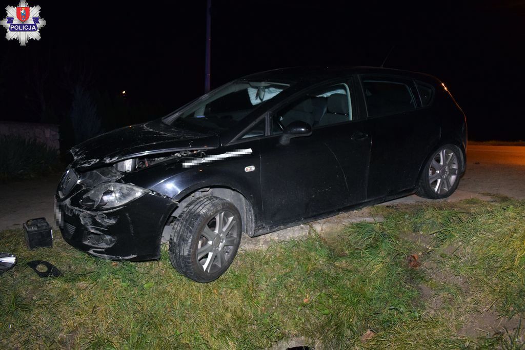 Białowola: Seat wypadł z drogi i dachował. Wśród poszkodowanych 8-latka