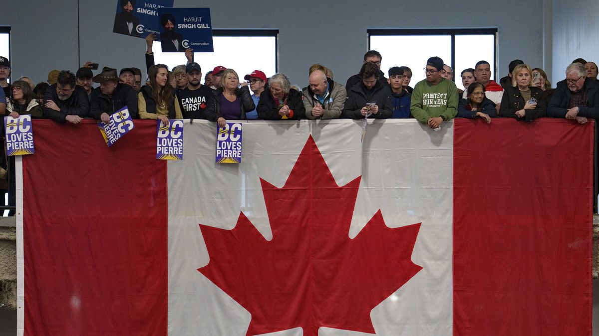 SURREY, CANADA - MARCH 27: Supporters look on as Conservative Party leader Pierre Poilievre delivers a speech during a campaign stop on March 27, 2025 in Surrey, Canada. Canadian Prime Minister Mark Carney called a snap election on March 23, just days after replacing his fellow Liberal Justin Trudeau as premier.  (Photo by Jeff Vinnick/Getty Images)