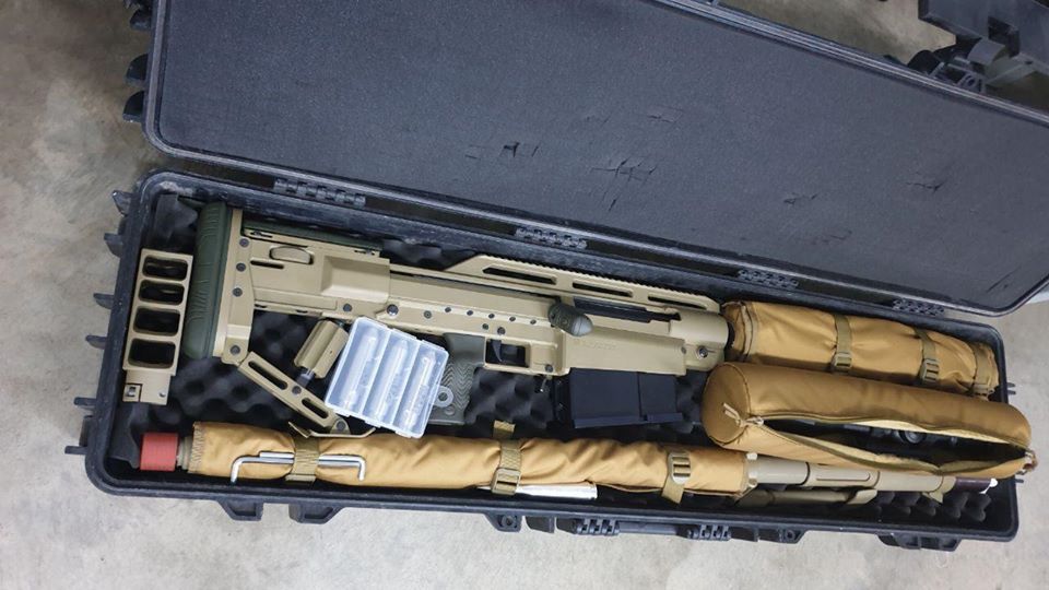 Rozłożony karabin Snipex Aligator podczas transportu.