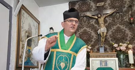 Ksiądz Woźnicki doigrał się. Zostanie eksmitowany z domu zakonnego