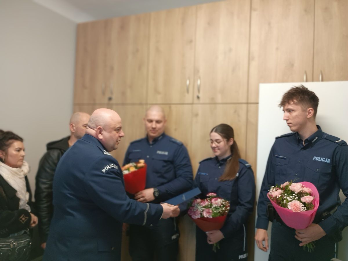 Podziękowania dla policjantów 