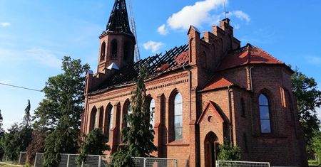 Parafianie oburzeni. "Pieniądze na remont kościoła przepadły"