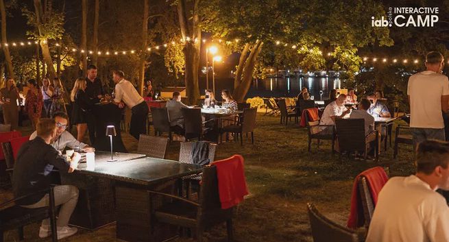 Integracja w branży digital? 4 sprawdzone sposoby, które naprawdę działają – i jedno wydarzenie, które łączy je wszystkie