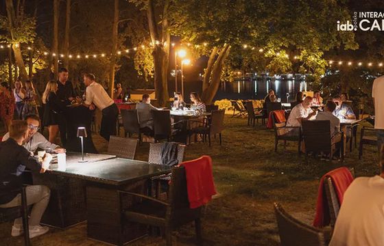 Integracja w branży digital? 4 sprawdzone sposoby, które naprawdę działają – i jedno wydarzenie, które łączy je wszystkie