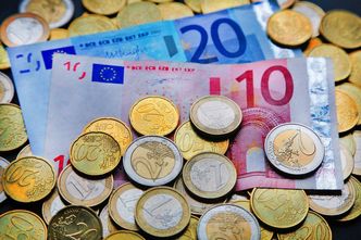Euro spada poniżej 4,35 zł. Dalszy kierunek zależny od EBC