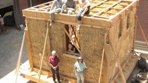 Odporny na trzęsienia ziemi dom ze słomy 1