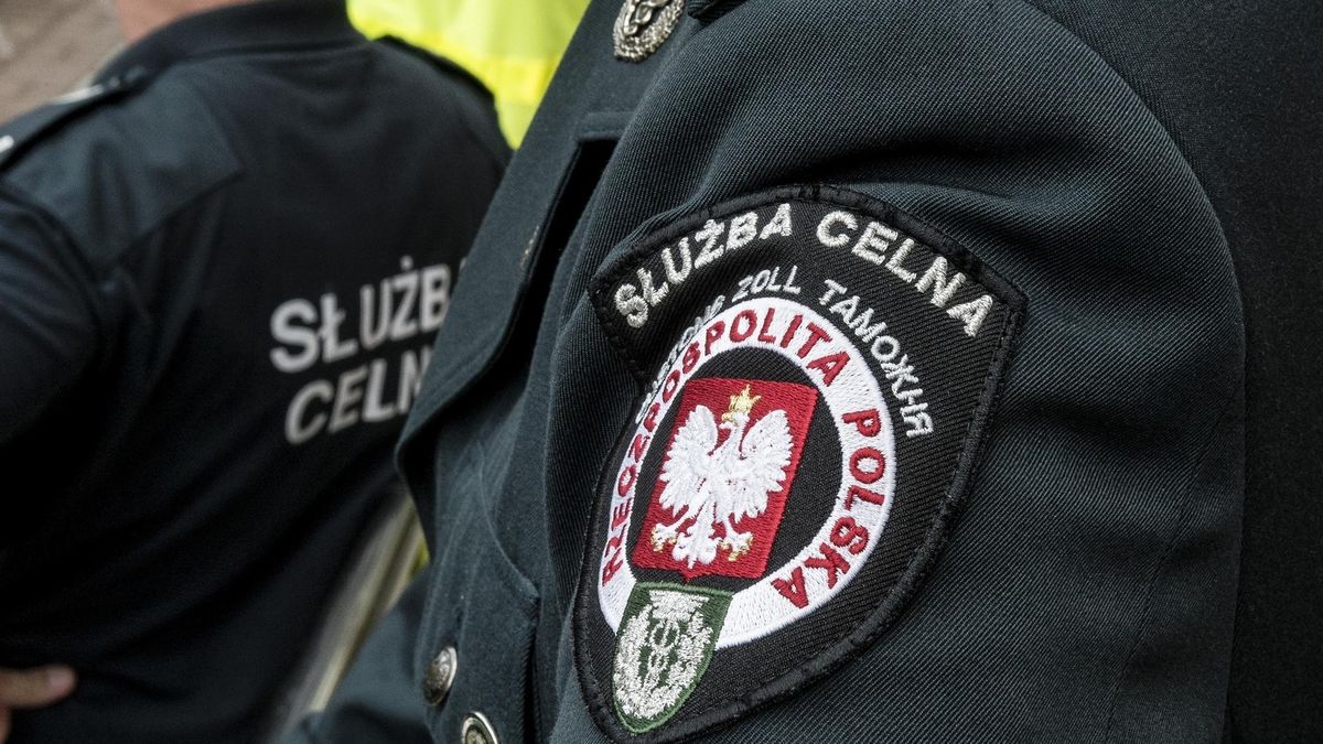 Porozumienie z szefem KAS podpisało 10 związków. Celnicy PL chcą protestować