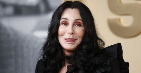 Ona ma 76 lat, on 37. Nie kryją się ze swoją miłością