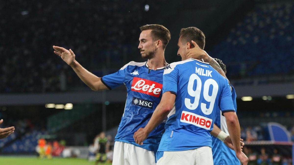 radość piłkarzy SSC Napoli po golu Arkadiusza Milika
