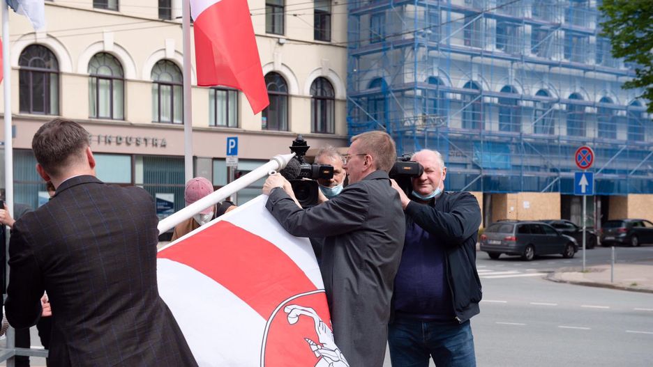 Awantura o flagę. Białoruś wydala łotewskich dyplomatów. Łotwa odpowiada