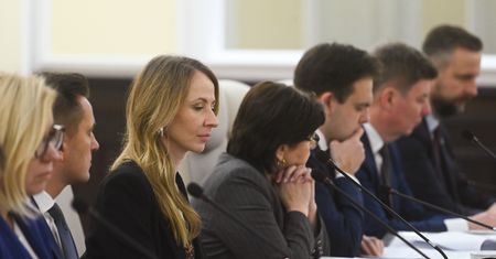Zgrzyt w koalicji ws. wolnej Wigilii. Szefowa resortu pracy odpowiada ministrowi