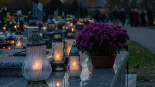 Zduńska Wola: Cmentarze w wieczornym ujęciu