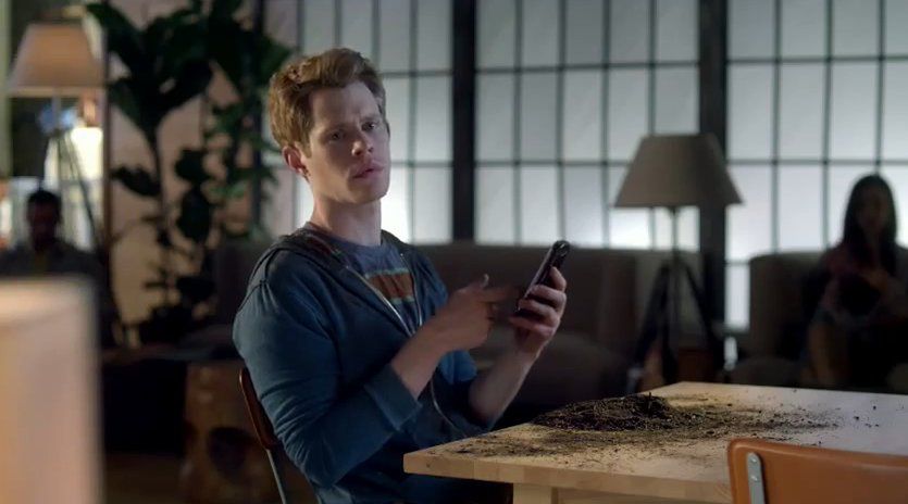HTC atakuje konkurencję w nowych reklamach One 1