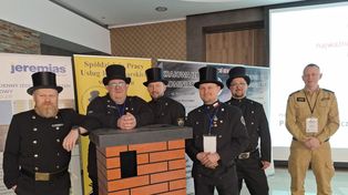 Grudziądz: Ich tradycja to dbanie o nasze bezpieczeństwo. Kominiarze z całej Polski szkolą się w Grudziądzu