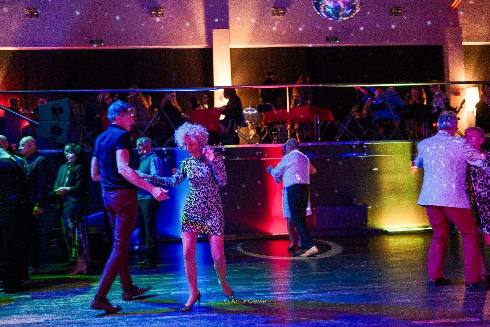 Fajfy w Mościcach zgromadziły fanów tanecznych rytmów