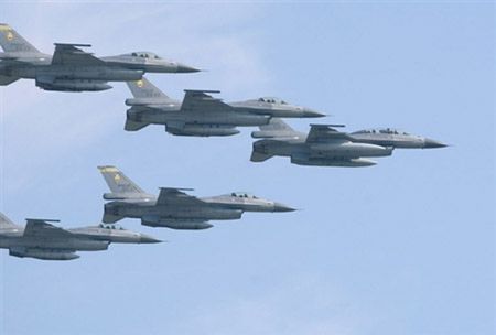 Wojsko zapłaci odszkodowania za hałaśliwe F-16?