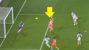 Lewandowski miał wyborną okazję. Ale co zrobił bramkarz?! [WIDEO]