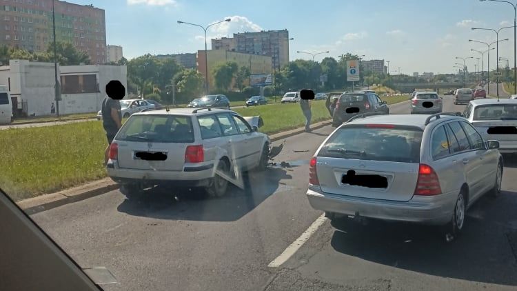 Kolizja dwóch samochodów na al. Witosa w Lublinie
