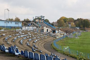 Chorzów: Trybuna główna i budynek klubowy stadionu znikają w oczach. Zobaczcie zdjęcia z Cichej